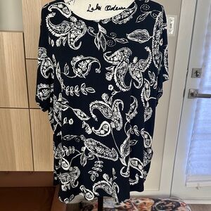 ⚠️NWT-NAVY & White Paisley Blouse SIZE 3X